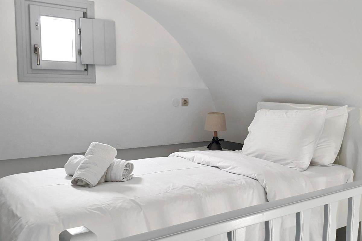 Phaos Santorini Suites Imerovigli  Exterior photo